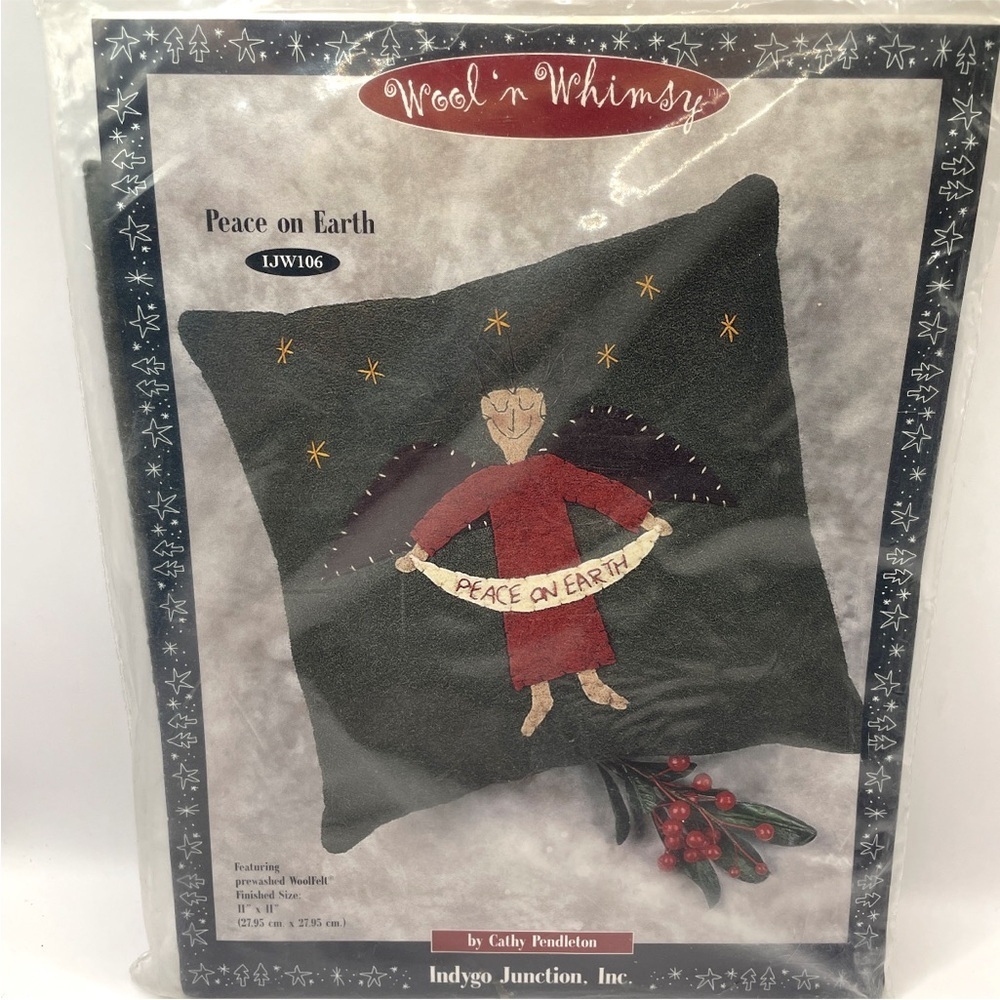 Wool 'n Whimsy Primitive Christmas Pillow Kit Peace on Earth IJW106 NEW